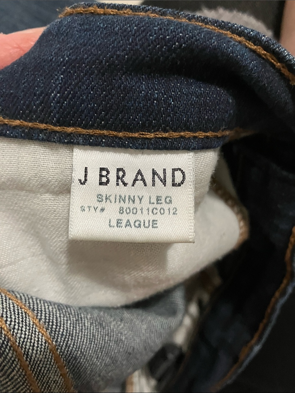 J Brand , women’s 26 , Dark Indigo Skinny Jeans - Picture 6 of 7